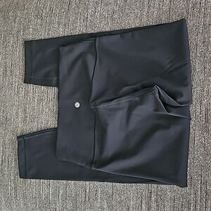 Lululemon Black Crops, Size 6
